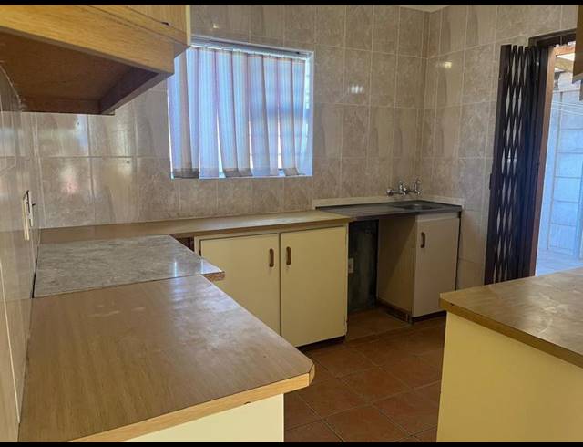 3 BEDROOM PROPERTY TO RENT IN RETREAT